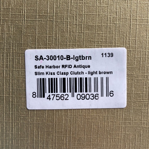NWT Safe Harbor RFID 'Antique' Slim Kiss Clasp Clutch Light Brown - Picture 7 of 8